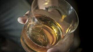 Bares terão 10 dias para reforçar rigor na checagem de bebidas adulteradas