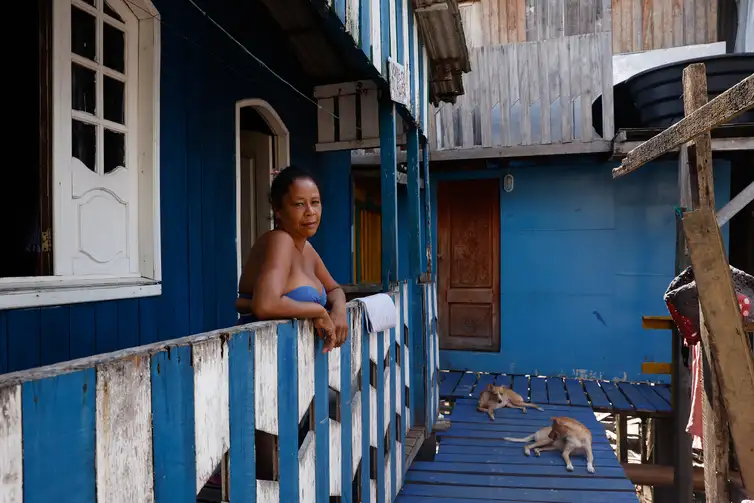 Maria Isabel, conhecida como Bebel, moradora da Comunidade da Vila da Barca, em Belém - Foto Tânia Rêgo/Agência Brasil