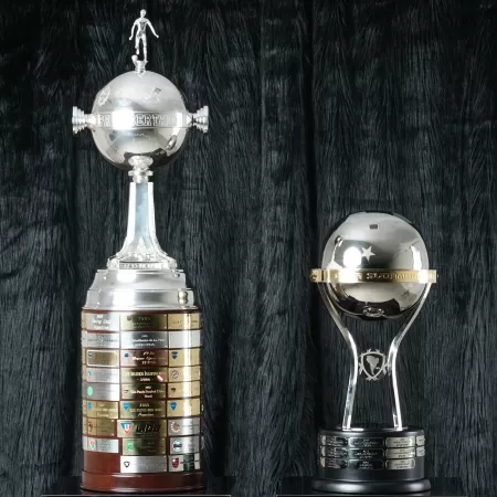 tacas-das-competicoes-conmebol-libertadores-e-sudamericana-1773885456171_v2_450x450.jpg
